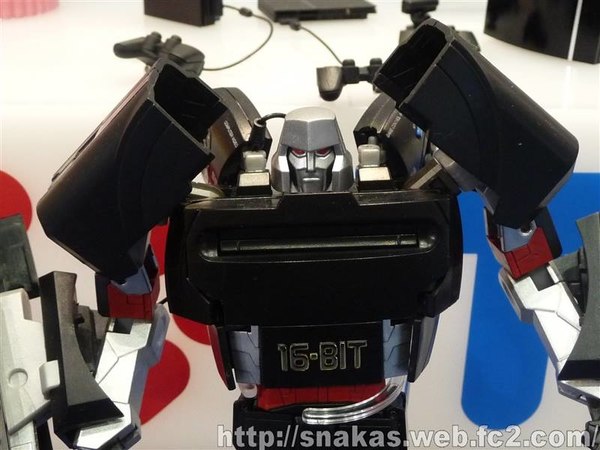 Japan Model Hobby Show   T Arts PlayStation Optimus Prime, AOE Optimus Prime DMK, Kotobukiya D Style, More  (8 of 34)